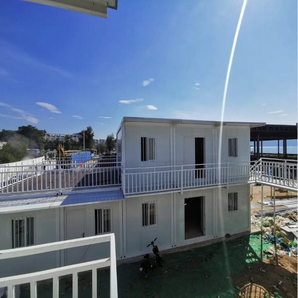 Discover The 40-20 Ft Coastal Retreat In Manila, Framed By Railings