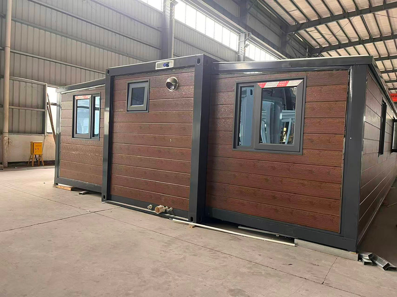 40ft Triple Expandable Prefab Container Villa