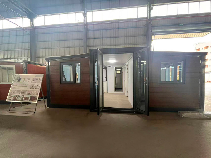 40ft Triple Expandable Prefab Container Villa