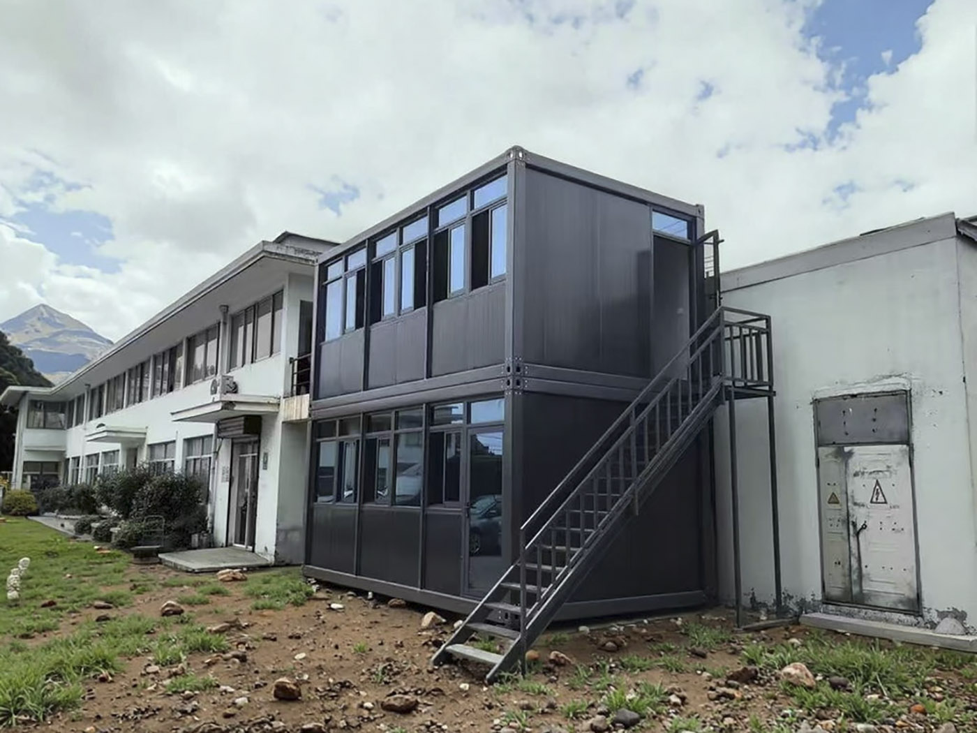 Multi-story Prefab Container Building for Office
